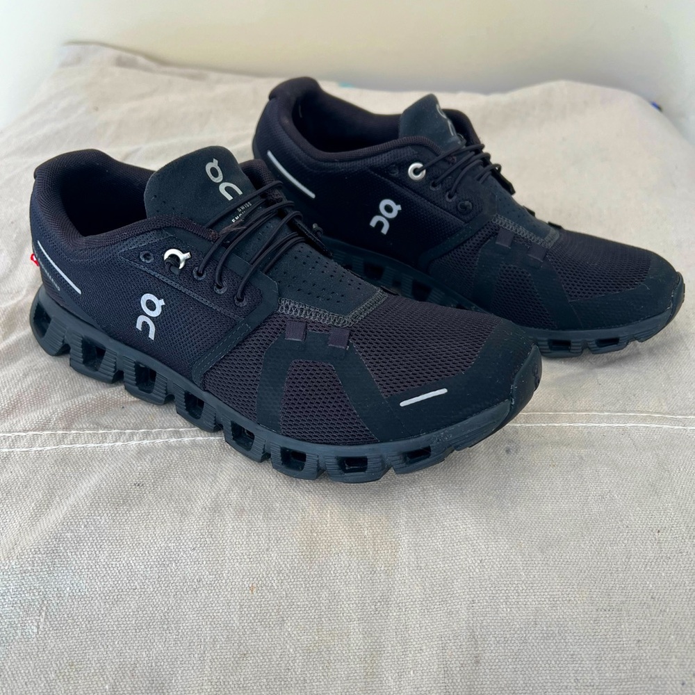 Cloud 5 Size 9 Women’s